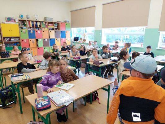 Grafika #3: 12.05.2022 Wizyta w Szkole Podstawowej w Wicku w kl I