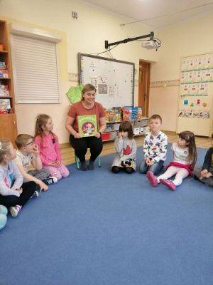 Grafika #1: 25.04.2022 Światowy Dzień Książki gr III