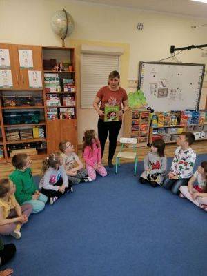 Grafika #5: 25.04.2022 Światowy Dzień Książki gr III