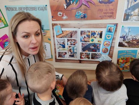 Grafika #1: 25.04.2022 Światowy Dzień Książki gr I