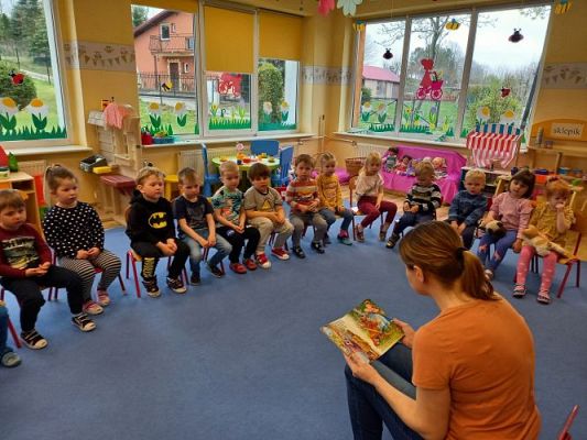 Grafika #5: 25.04.2022 Światowy Dzień Książki gr I