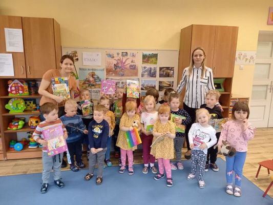 Grafika #7: 25.04.2022 Światowy Dzień Książki gr I