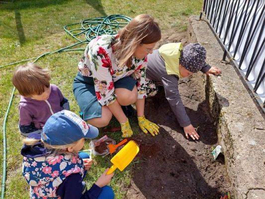 Grafika #44: 22.04.2022 Zakładamy przedszkolny ogródek