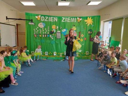 Grafika #19: 22.04.2022 Mini Olimpiada ekologiczna pt."Ekoplaneta"