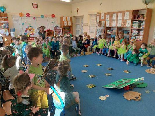 Grafika #38: 22.04.2022 Mini Olimpiada ekologiczna pt."Ekoplaneta"