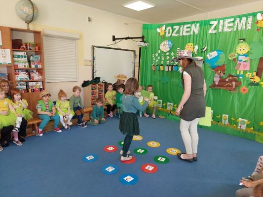 Grafika #50: 22.04.2022 Mini Olimpiada ekologiczna pt."Ekoplaneta"