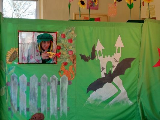 Grafika #6: 21.04.2022 Przedstawienie teatralne pt." Czarodziejska łąka" w wykonaniu Teatru Rozmaitości z Gdańska