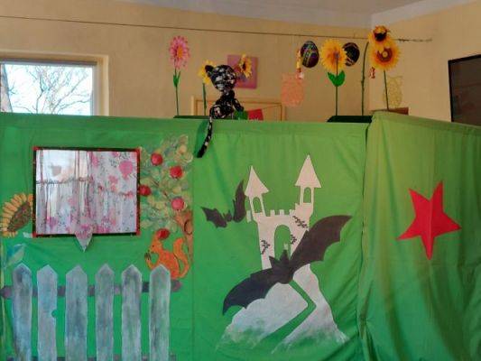 Grafika #12: 21.04.2022 Przedstawienie teatralne pt." Czarodziejska łąka" w wykonaniu Teatru Rozmaitości z Gdańska