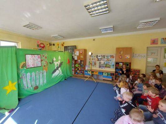 Grafika #24: 21.04.2022 Przedstawienie teatralne pt." Czarodziejska łąka" w wykonaniu Teatru Rozmaitości z Gdańska