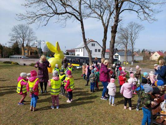 Grafika #72: 13.04.2022 Niespodzianki od Zajączka