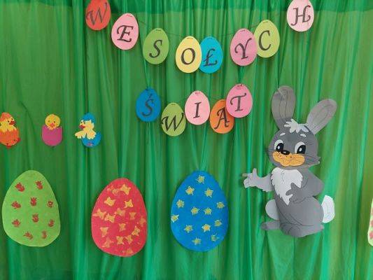 Grafika #0: 13.04.2022 Przedstawienie teatralne pt."Wielkanoc z kurką i zającem"