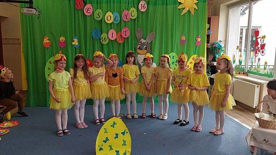 Grafika #55: 13.04.2022 Przedstawienie teatralne pt."Wielkanoc z kurką i zającem"