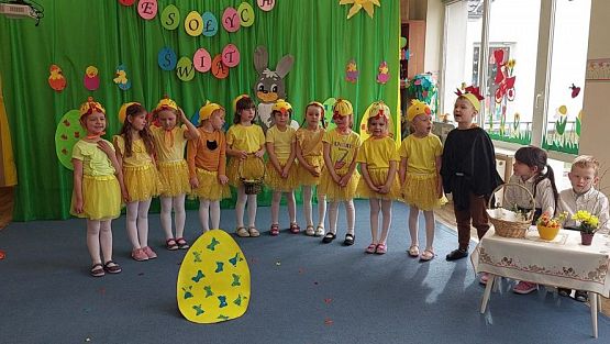 Grafika #57: 13.04.2022 Przedstawienie teatralne pt."Wielkanoc z kurką i zającem"