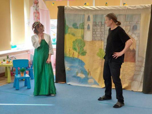 Grafika #45: 24.03.2022 Przedstawienie teatralne "O rycerzu co księżniczkę ratował"