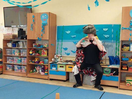 Grafika #51: 24.03.2022 Przedstawienie teatralne "O rycerzu co księżniczkę ratował"