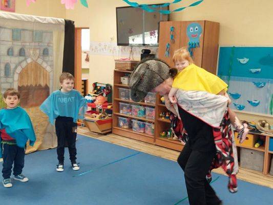 Grafika #57: 24.03.2022 Przedstawienie teatralne "O rycerzu co księżniczkę ratował"