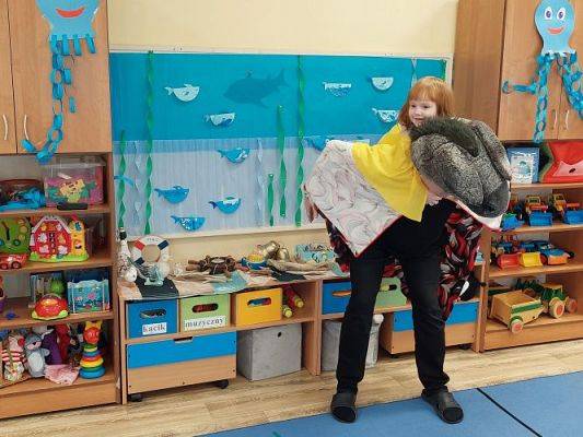 Grafika #60: 24.03.2022 Przedstawienie teatralne "O rycerzu co księżniczkę ratował"