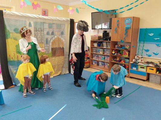 Grafika #63: 24.03.2022 Przedstawienie teatralne "O rycerzu co księżniczkę ratował"