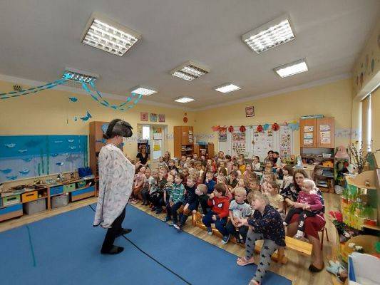 Grafika #67: 24.03.2022 Przedstawienie teatralne "O rycerzu co księżniczkę ratował"