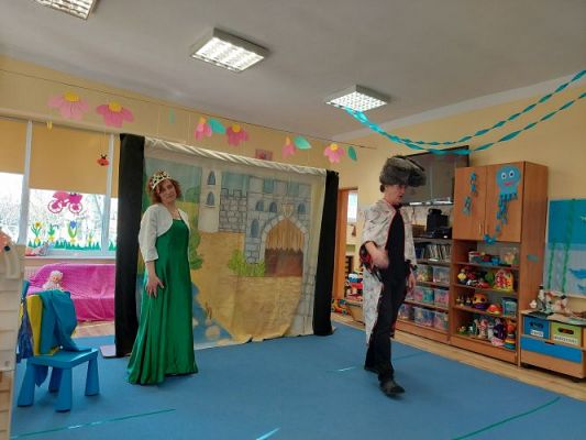 Grafika #68: 24.03.2022 Przedstawienie teatralne "O rycerzu co księżniczkę ratował"