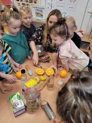 Grafika #4: 16.11.2021 Projekt "Dbam o zdrowie -herbatka rozgrzewająca" gr I