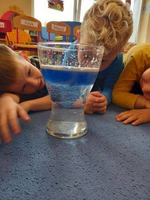 Grafika #4: KLUB MAŁEGO ODKRYWCY Jak powstaje deszcz