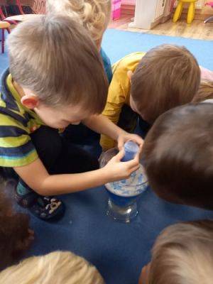 Grafika #5: KLUB MAŁEGO ODKRYWCY Jak powstaje deszcz