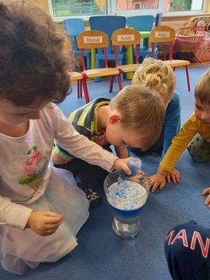 Grafika #6: KLUB MAŁEGO ODKRYWCY Jak powstaje deszcz