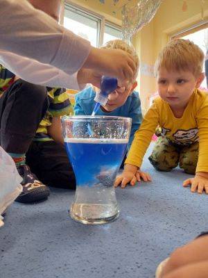 Grafika #7: KLUB MAŁEGO ODKRYWCY Jak powstaje deszcz