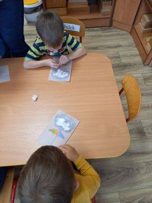 Grafika #32: KLUB MAŁEGO ODKRYWCY Jak powstaje deszcz