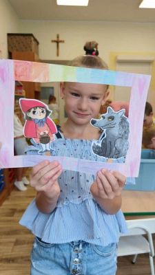 Grafika #4: 17.08.2023 Zajęcia plastyczno-konstrukcyjne - tworzenie pacynek