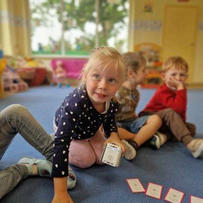 Grafika #5: 11.08.2023 - &quot;Genibot jedzie nad morze&quot; - zabawy z robotem edukacyjnym