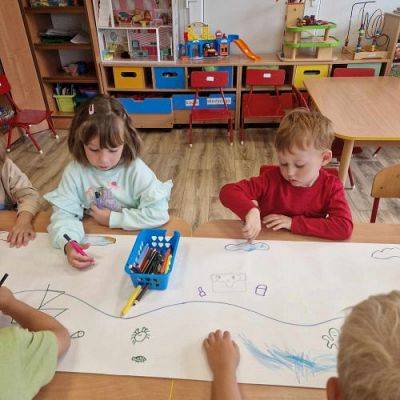 Grafika #6: 11.08.2023 - &quot;Genibot jedzie nad morze&quot; - zabawy z robotem edukacyjnym