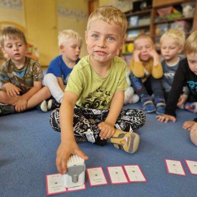Grafika #14: 11.08.2023 - &quot;Genibot jedzie nad morze&quot; - zabawy z robotem edukacyjnym