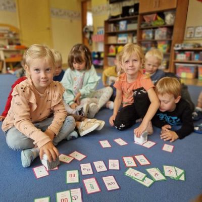 Grafika #21: 11.08.2023 - &quot;Genibot jedzie nad morze&quot; - zabawy z robotem edukacyjnym