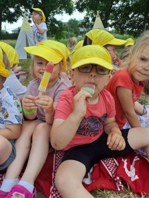 Grafika #4: 21.06.2023 Powitanie lata - Piknik na stadionie sportowym w Charbrowie