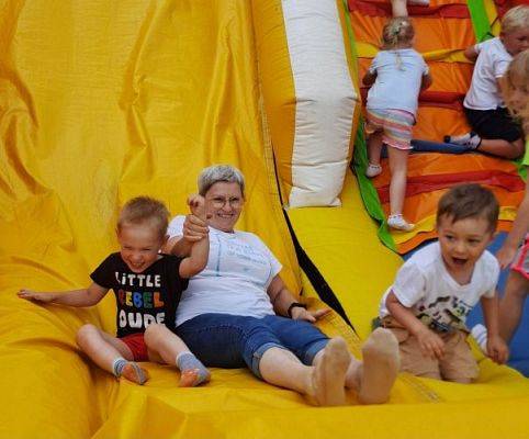 Grafika #19: 21.06.2023 Powitanie lata - Piknik na stadionie sportowym w Charbrowie