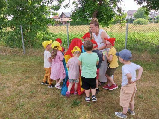 Grafika #37: 21.06.2023 Powitanie lata - Piknik na stadionie sportowym w Charbrowie