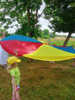 Grafika #39: 21.06.2023 Powitanie lata - Piknik na stadionie sportowym w Charbrowie