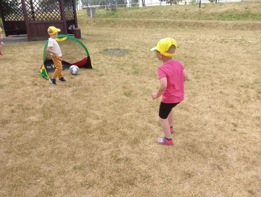 Grafika #45: 21.06.2023 Powitanie lata - Piknik na stadionie sportowym w Charbrowie