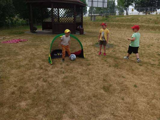 Grafika #46: 21.06.2023 Powitanie lata - Piknik na stadionie sportowym w Charbrowie