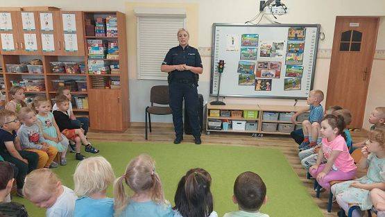 Grafika #7: 15.06.2023 Spotkanie z policjantką nt. " Bezpieczne wakacje"