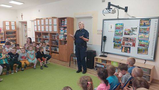 Grafika #9: 15.06.2023 Spotkanie z policjantką nt. " Bezpieczne wakacje"