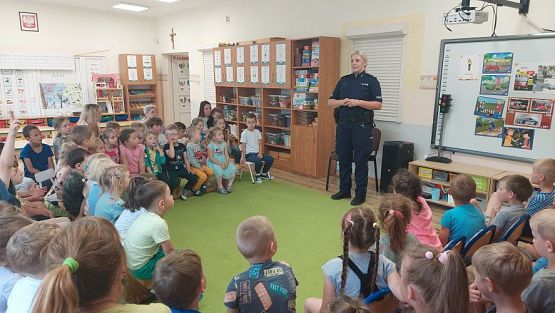 Grafika #14: 15.06.2023 Spotkanie z policjantką nt. " Bezpieczne wakacje"