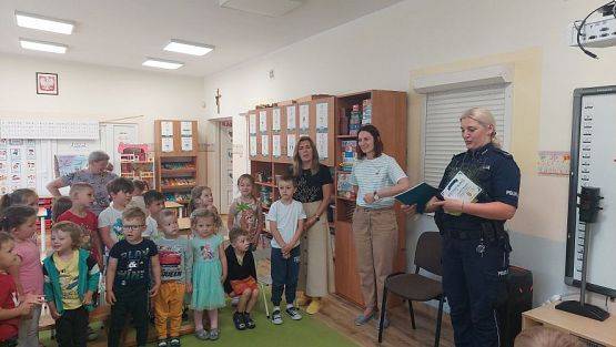 Grafika #18: 15.06.2023 Spotkanie z policjantką nt. " Bezpieczne wakacje"