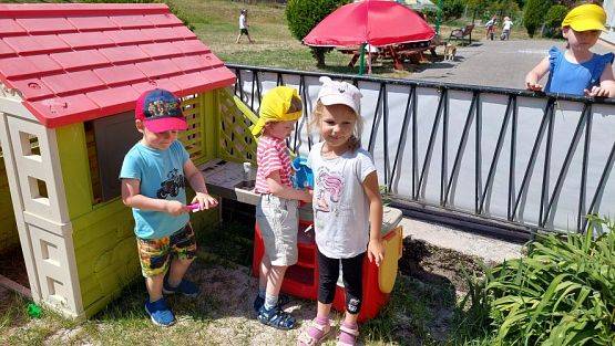 Grafika #24: 07.06.2023 Zabawy w ogrodzie przedszkolnym