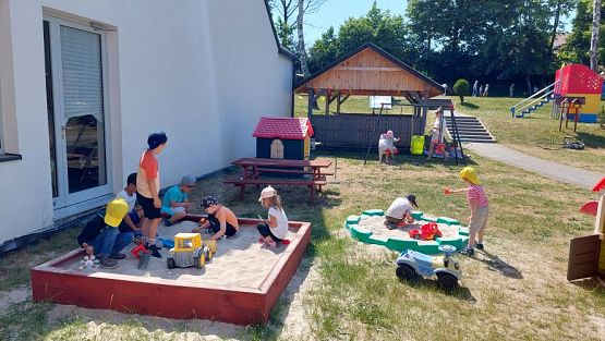 Grafika #27: 07.06.2023 Zabawy w ogrodzie przedszkolnym