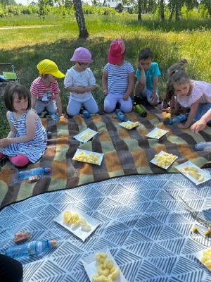 Grafika #21: 07.06.2023 Piknik i sesja zdjęciowa na łące - Grupa I