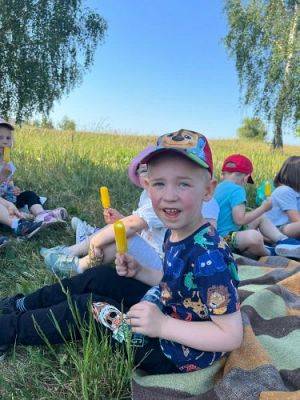 Grafika #51: 07.06.2023 Piknik i sesja zdjęciowa na łące - Grupa I