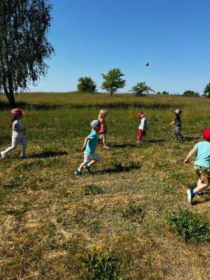 Grafika #64: 07.06.2023 Piknik i sesja zdjęciowa na łące - Grupa I